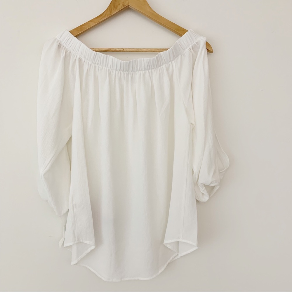 Kim and Cami Off shoulder Blouse Floral appliqué - Picture 2 of 5